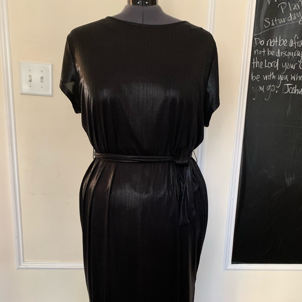 Long Black Elegant Short Sleeve Dress with Belt